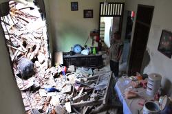 Ledakan di Pondok Cabe Hancurkan Belasan Rumah Warga