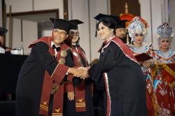 Gelar Wisuda ke-26, INSTIKI Lepas 301 Lulusan Berdaya Saing<