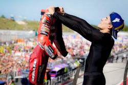 Ini Alasan Marc Marquez Selebrasi ala Lionel Messi usai Juara MotoGP San Marino 2025