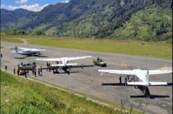 Satgas Korpasgat Kawal Distribusi Logistik Bandara Bilorai Intan Jaya Papua Tengah<