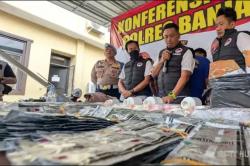 Berawal dari Temuan Perempuan Pingsan, Polisi Bongkar Kasus Obat Terlarang 7.810 Butir<