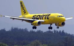 Heboh, Pesawat Komersial Dekati Air Force One Dinaiki Trump