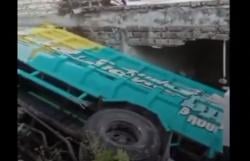 Kronologi Truk Pasir Terguling Timpa Rumah Tewaskan 2 Bocah di Bangkalan<