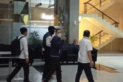 KPK Periksa Intensif Menas Erwin Djohansyah usai Ditangkap terkait Suap MA <