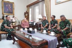 Jelang HUT ke-80 TNI, Try Sutrisno Beri Pesan Penting kepada Prajurit