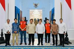 Momen Marc Marquez Ditemani 2 Pembalap Indonesia Jumpa Prabowo di Istana