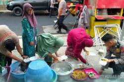 Polisi Dirikan Dapur Lapangan di Ponpes Al Khoziny untuk Keluarga Korban dan Relawan