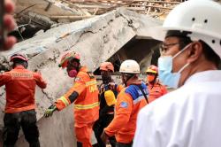 Tragedi Ponpes Al Khoziny: 59 Korban Masih Terjebak Reruntuhan Bangunan Ambruk<
