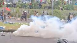 Demo Penambang Timah di Bangka Ricuh, Polisi Tembakkan Gas Air Mata<