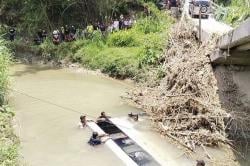 Kecelakaan di Grobogan, Minibus Terjun ke Jurang Diduga akibat Rem Blong<
