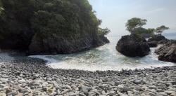 Keindahan Pantai Kuyon, Surga Tersembunyi di Jawa Timur