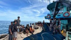 TNI AL Gagalkan Penyelundupan Narkoba di Selat Malaka, 49 Paket Sabu Disita<