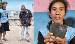 Heboh! Warga Tegal Temukan Batu Hitam Diduga Meteor, Begini Penampakannya<