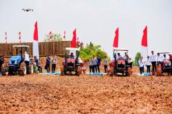Kapolri Tegaskan Komitmen Polri Dukung Swasembada Pangan Lewat Penanaman Jagung<