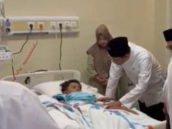 Mensos Jenguk Haical Santri Ponpes Al Khoziny usai Diamputasi, Janjikan Kaki Palsu<