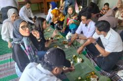 Momen Ketum Partai Perindo Angela Tanoesoedibjo Liwetan Bersama Warga Neglasari