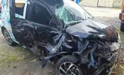 Kecelakaan Daihatsu Sigra Tertabrak Kereta Api di Deliserdang, 3 Orang Kritis<