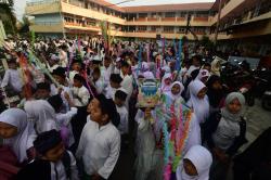 Doa Bersama dan Pawai Peringati Hari Santri Nasional