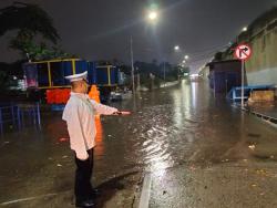 Pintu Keluar Tol Meruya Srengseng Malam Ini Ditutup Imbas Banjir