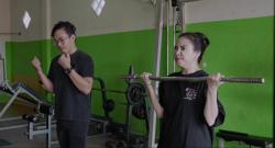 Momen Kocak Azia di Gym, Ngaku Anak Sehat, Suka Olahraga Catur!