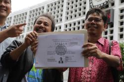 Datangi KPU, Bonatua Silalahi Terima Salinan Ijazah Jokowi Terlegalisir Saat Nyapres 2014