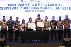 Dorong Pertumbuhan Ekonomi, Bupati Bogor Beri Penghargaan ke Investor Terbaik<