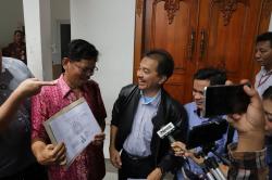 Roy Suryo Kembali Terima Ijazah Jokowi dari KPU: 99,9 Persen Tetap Palsu!