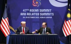 Momen Kocak PM Malaysia Anwar Ibrahim Minta Pena Trump saat Teken Perjanjian Dagang