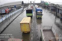 Update Banjir Semarang Jalur Pantura Kaligawe Hari Ini, Ketinggian Air 50-70 Cm<