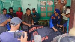 Personel Polairud Polda Gorontalo Evakuasi Mayat Mengapung di Muara Sungai Bone<