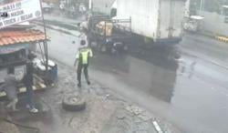 Kronologi Kecelakaan Beruntun 4 Kendaraan di Pantura Cirebon, Dipicu Pikap Hilang Kendali<