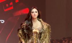 Mahalini Tampil Anggun di Runway Jakarta Fashion Week 2026