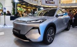 Apakah Mobil Plug-In Hybrid Bisa Minum BBM Etanol? Begini Kata Geely