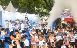 Momen Seskab Teddy Lepas 4.000 Peserta November Run, Diikuti Keluarga Pahlawan Nasional