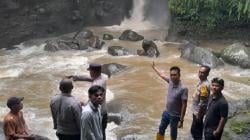 Tragis! Pelajar SMA Hilang Terseret Air Bah di Air Terjun Sekoah Lombok Utara<