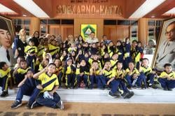 Bupati Bogor Terima Kunjungan Edukatif Siswa SDN Citeureup 02 di Pendopo<