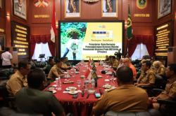 Pimpin Rapat, Bupati Bogor Rencana Tanamkan Pohon di DAS Ciliwung dan Cikeas<