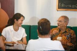 Momen Presiden Timor Leste José Manuel Ngopi Santai di Kafe Jaksel, Ini Fotonya! 