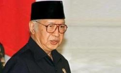 Pemberian Gelar Pahlawan Nasional Soeharto Trending di Media Sosial 
