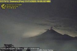 Gunung Semeru Meletus Malam Ini, Kolom Abu Setinggi 500 Meter Membubung ke Langit