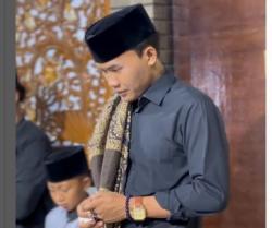 Profil Gus Elham Yahya Luqman, Dai Muda yang Disorot karena Cium Anak Perempuan<