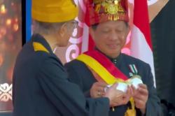 Mendagri Tito Raih Gelar Petua Panglima Hukom dari Wali Nanggroe Aceh, Ini Maknanya