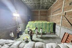 Polisi Bongkar Pengoplosan Beras di Lombok Timur NTB, 110 Ton Disita<