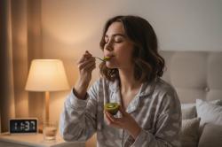 Makan 2 Kiwi sebelum Tidur Bisa Turunkan Stres? Ini Faktanya!