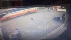 Detik-Detik Pemotor Perempuan Tewas Terjatuh Disenggol Bus di Tulungagung Terekam CCTV<