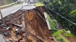 Jalan Penghubung Antarkecamatan di Kuningan Longsor, Akses Utama Terancam Terputus<