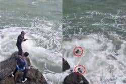 Viral! Detik-Detik 2 Pemancing di Sukabumi Hilang Dihantam Ombak Pantai Cikeueus<