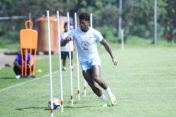 Striker Persib Ramon Tanque Kaget! Liga Indonesia Jauh Lebih Berat Dibanding Kamboja