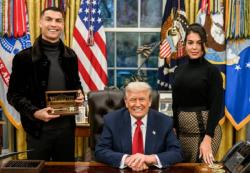 Pakar Gestur Baca Gerak-gerik Ronaldo di Acara Trump: Senyum Palsu dan Sikap Merendah