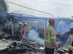 Kebakaran Rumah gegara Tabung Gas Bocor di Pekanbaru, 1 Orang Tewas<
